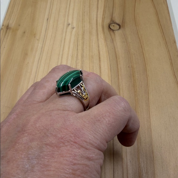 African Malachite Ring 18K Yellow Gold & Platinum Bond |Antique Design | Size 8 - Picture 7 of 9